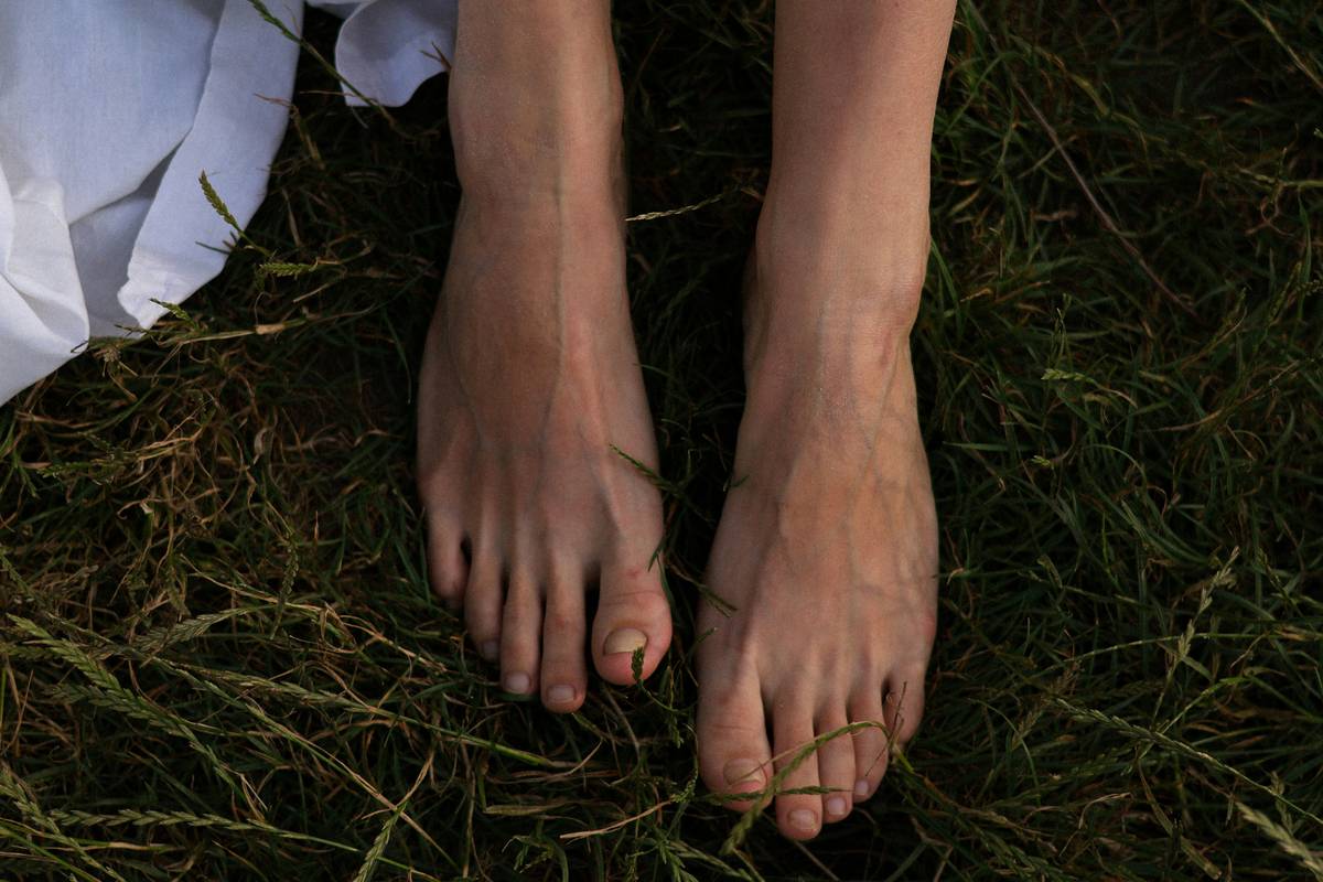 Comparison chart of moisturizing product foot cream moisturizer feet ingredients showing urea vs petrolatum efficacy